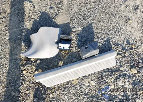 1999 Toyota Corolla Ve z USA, uszkodzony, nr VIN 1NXBR12E1XZ186613